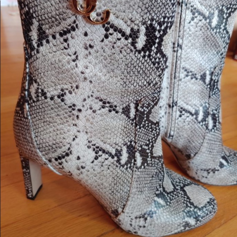 Jimmy Choo snakeskin light stone ankle bootie with gold logo size 40 🐍